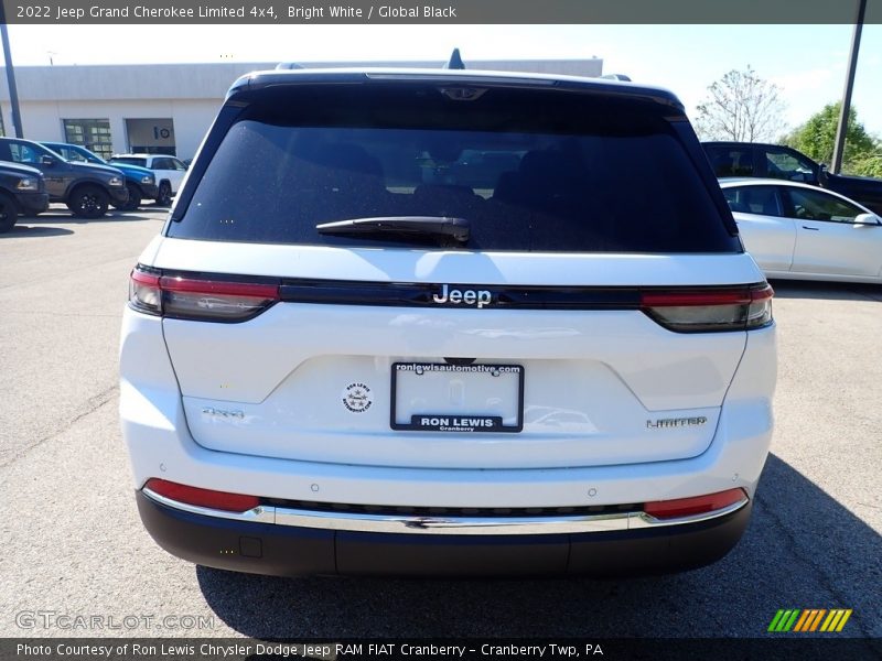 Bright White / Global Black 2022 Jeep Grand Cherokee Limited 4x4