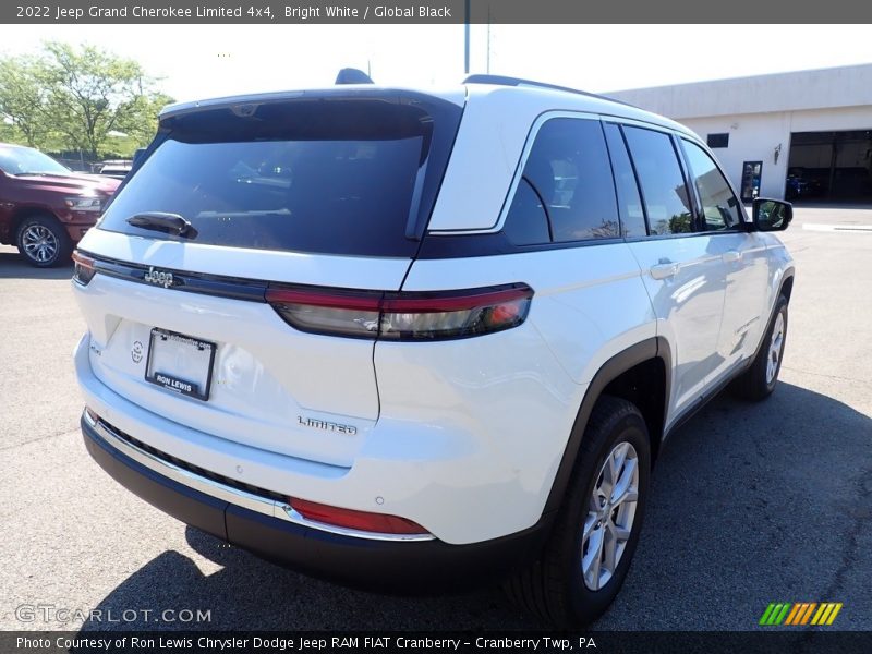 Bright White / Global Black 2022 Jeep Grand Cherokee Limited 4x4