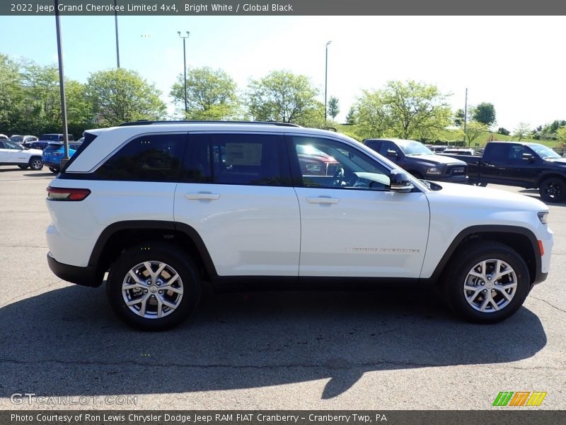 Bright White / Global Black 2022 Jeep Grand Cherokee Limited 4x4