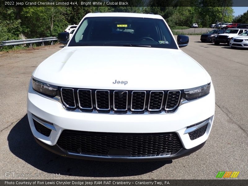 Bright White / Global Black 2022 Jeep Grand Cherokee Limited 4x4