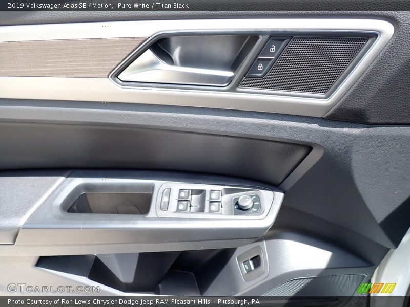 Pure White / Titan Black 2019 Volkswagen Atlas SE 4Motion