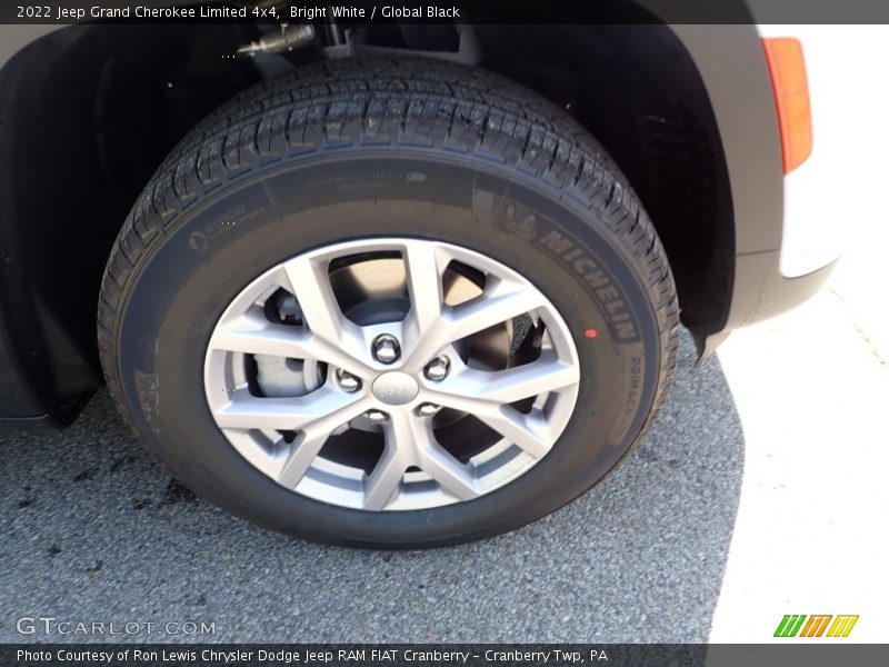 Bright White / Global Black 2022 Jeep Grand Cherokee Limited 4x4