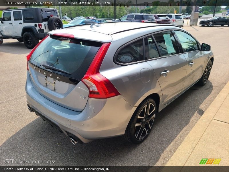 Electric Silver Metallic / Off-Black 2018 Volvo V60 T5 Dynamic