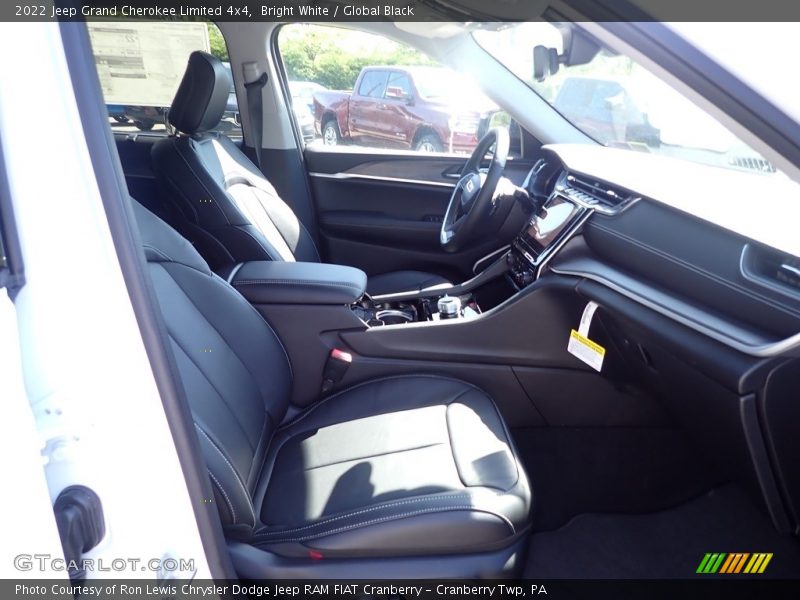 Bright White / Global Black 2022 Jeep Grand Cherokee Limited 4x4