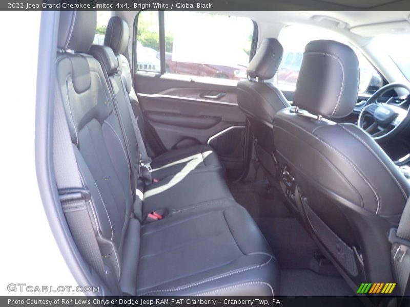 Bright White / Global Black 2022 Jeep Grand Cherokee Limited 4x4
