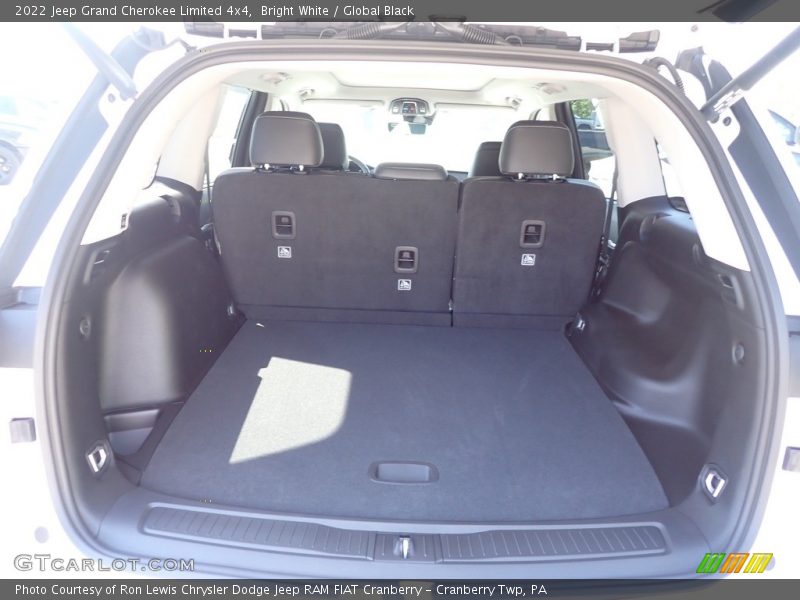 Bright White / Global Black 2022 Jeep Grand Cherokee Limited 4x4