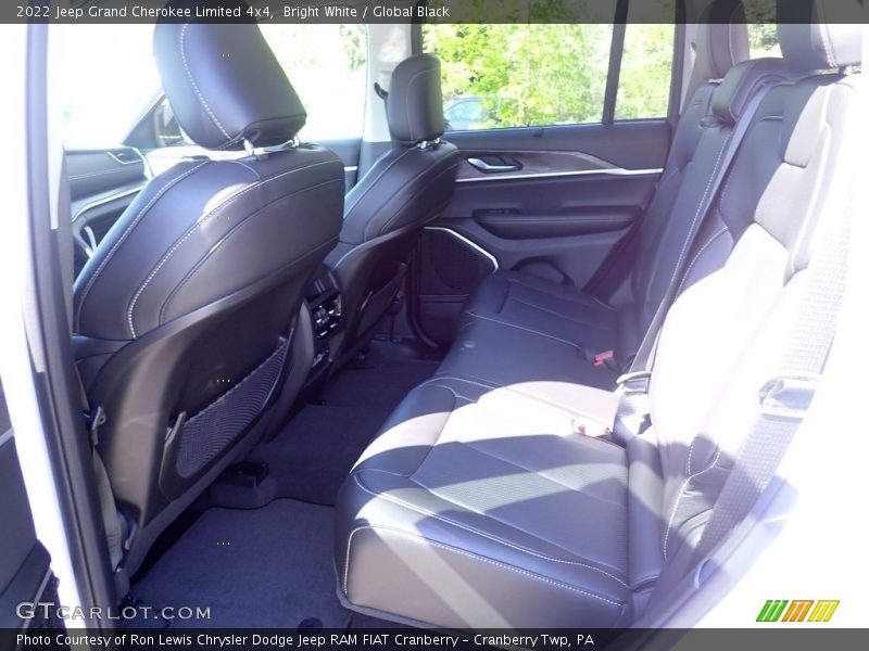 Bright White / Global Black 2022 Jeep Grand Cherokee Limited 4x4