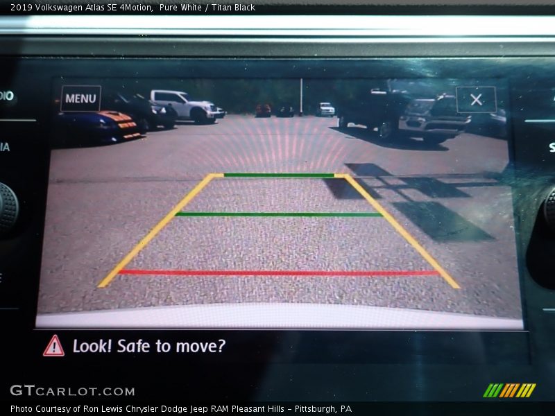 Pure White / Titan Black 2019 Volkswagen Atlas SE 4Motion