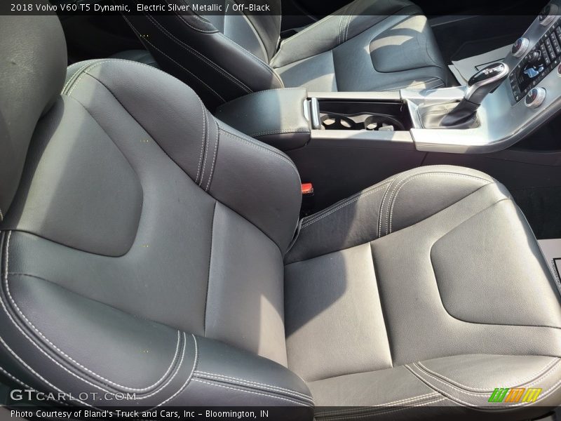 Electric Silver Metallic / Off-Black 2018 Volvo V60 T5 Dynamic