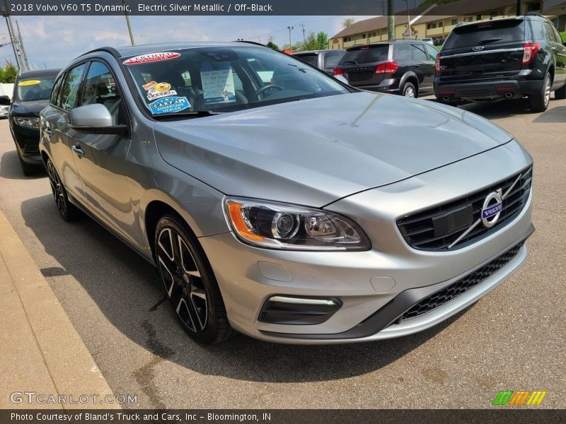 Electric Silver Metallic / Off-Black 2018 Volvo V60 T5 Dynamic