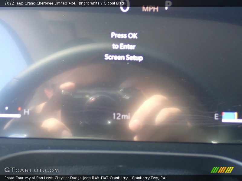 Bright White / Global Black 2022 Jeep Grand Cherokee Limited 4x4