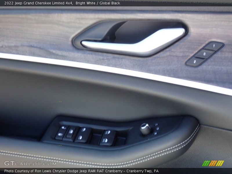 Bright White / Global Black 2022 Jeep Grand Cherokee Limited 4x4