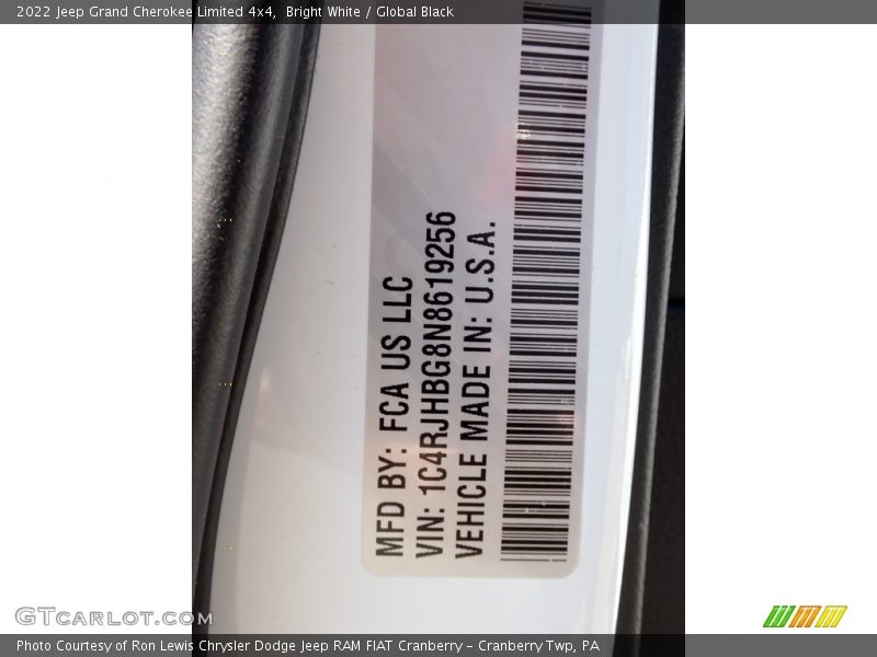 Bright White / Global Black 2022 Jeep Grand Cherokee Limited 4x4