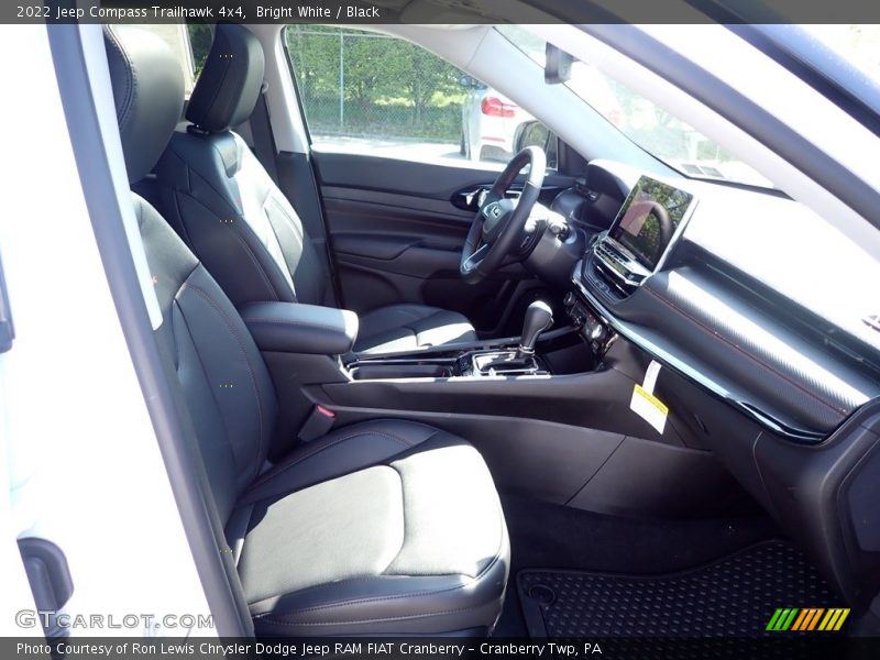 Bright White / Black 2022 Jeep Compass Trailhawk 4x4