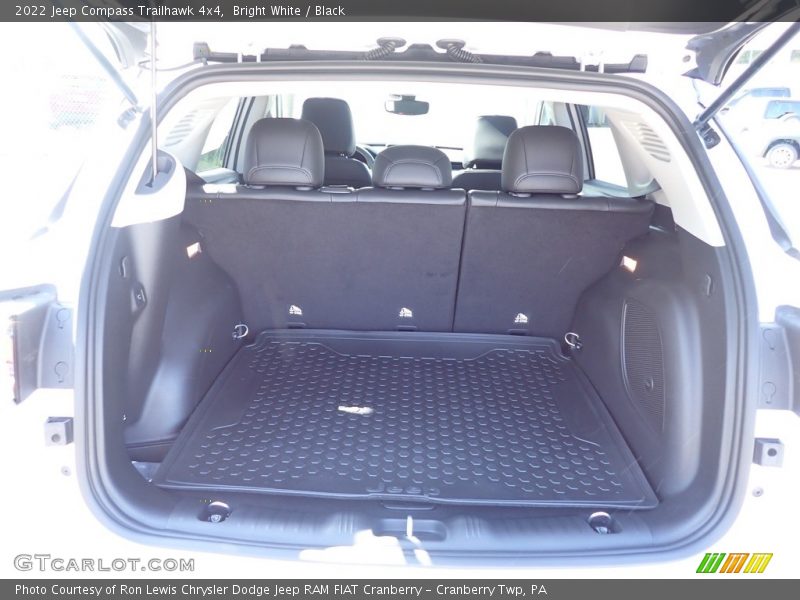 Bright White / Black 2022 Jeep Compass Trailhawk 4x4