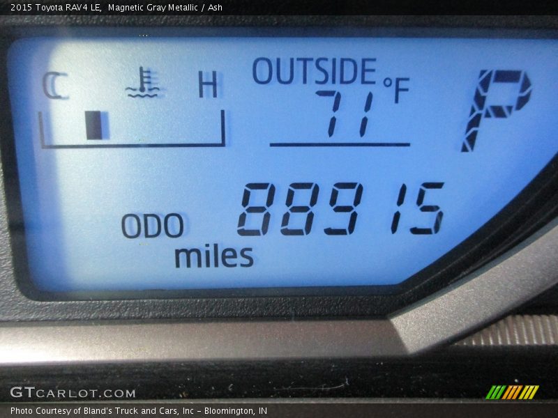 Magnetic Gray Metallic / Ash 2015 Toyota RAV4 LE