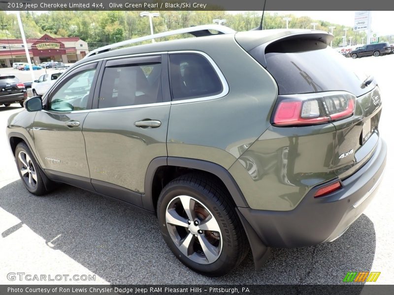 Olive Green Pearl / Black/Ski Grey 2019 Jeep Cherokee Limited 4x4