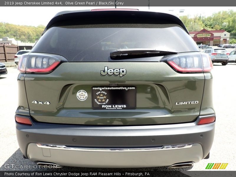 Olive Green Pearl / Black/Ski Grey 2019 Jeep Cherokee Limited 4x4