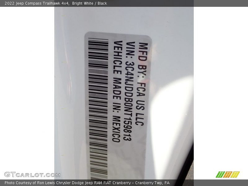 Bright White / Black 2022 Jeep Compass Trailhawk 4x4