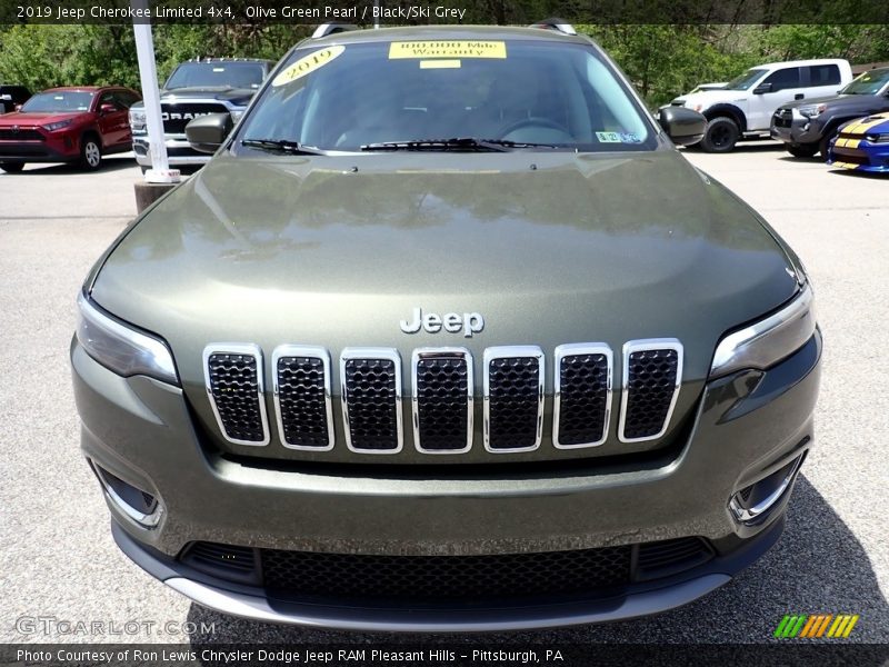 Olive Green Pearl / Black/Ski Grey 2019 Jeep Cherokee Limited 4x4