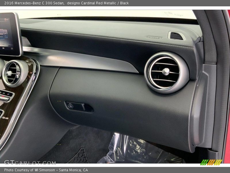 designo Cardinal Red Metallic / Black 2016 Mercedes-Benz C 300 Sedan