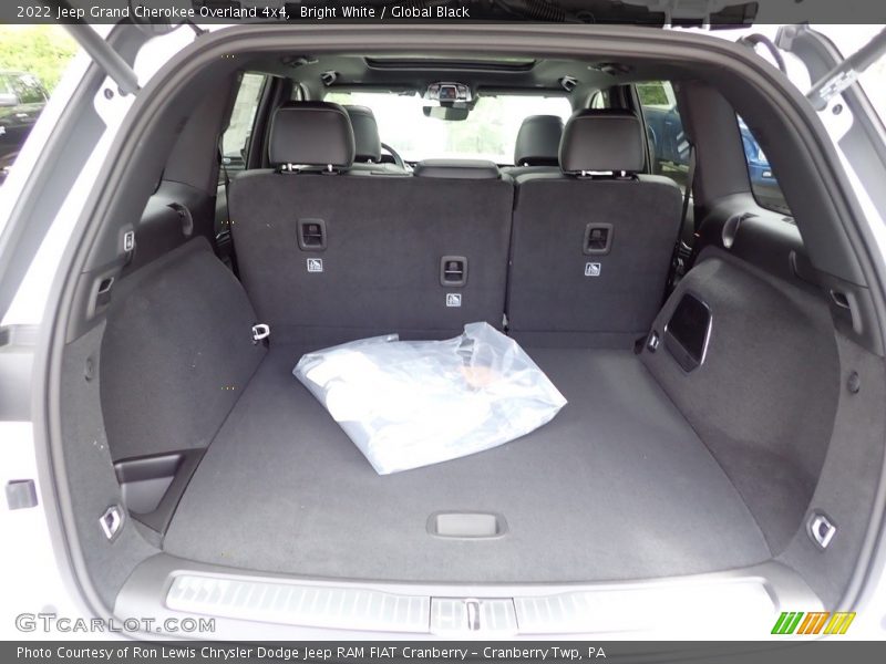 Bright White / Global Black 2022 Jeep Grand Cherokee Overland 4x4