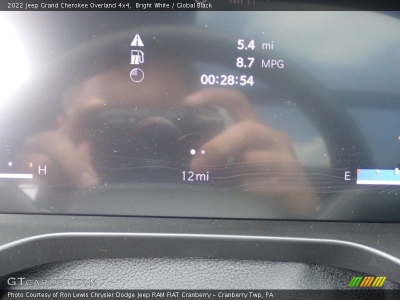 Bright White / Global Black 2022 Jeep Grand Cherokee Overland 4x4