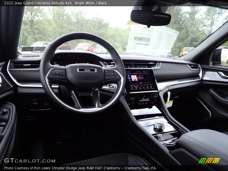  2022 Grand Cherokee Altitude 4x4 Black Interior