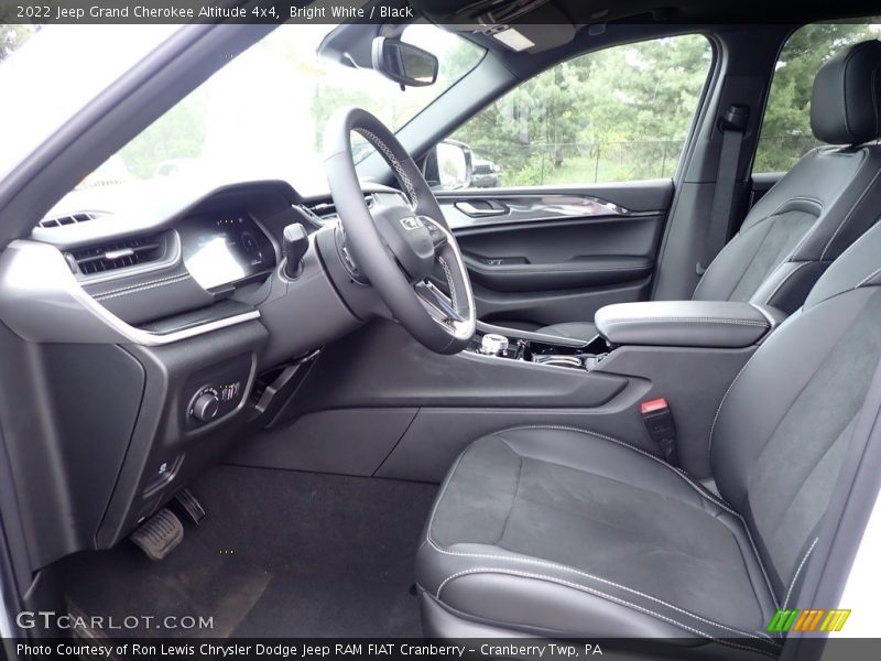 Front Seat of 2022 Grand Cherokee Altitude 4x4