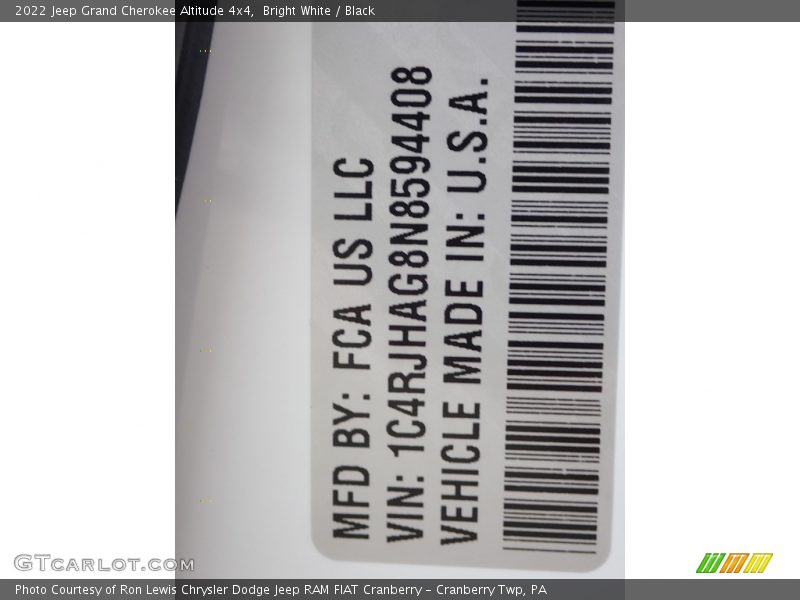 Bright White / Black 2022 Jeep Grand Cherokee Altitude 4x4