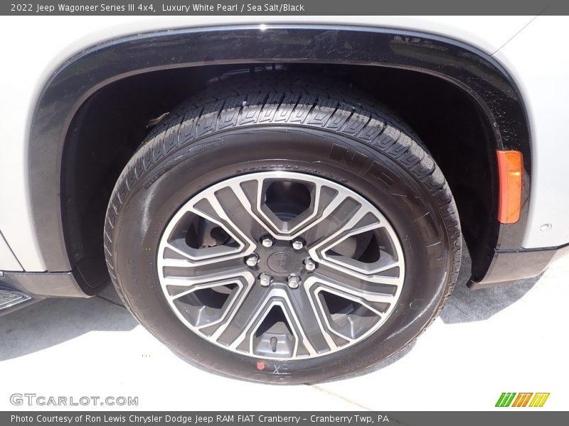Luxury White Pearl / Sea Salt/Black 2022 Jeep Wagoneer Series III 4x4