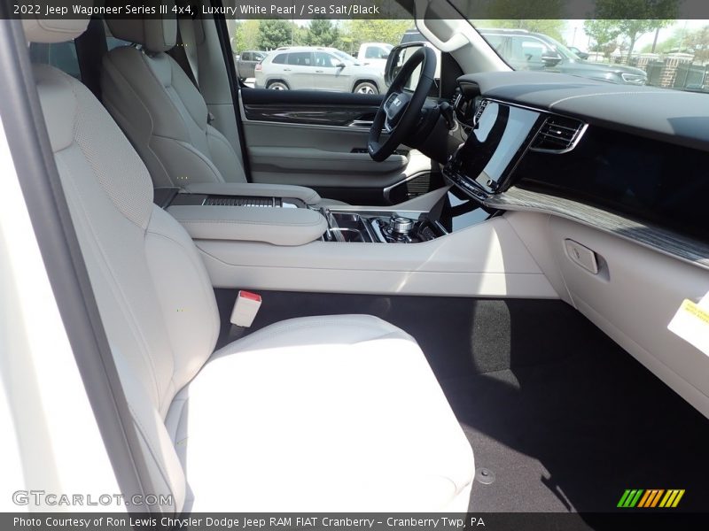 Luxury White Pearl / Sea Salt/Black 2022 Jeep Wagoneer Series III 4x4