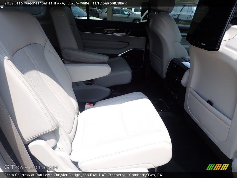 Luxury White Pearl / Sea Salt/Black 2022 Jeep Wagoneer Series III 4x4