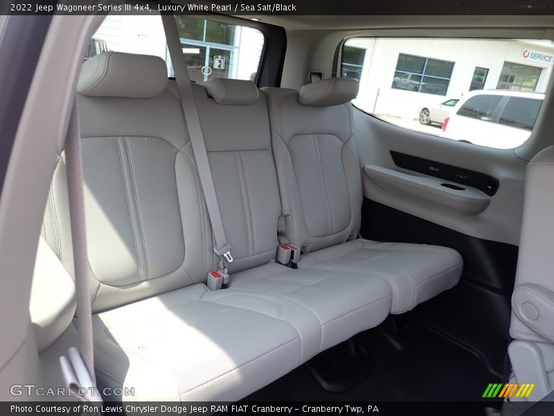 Luxury White Pearl / Sea Salt/Black 2022 Jeep Wagoneer Series III 4x4