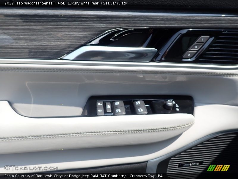Luxury White Pearl / Sea Salt/Black 2022 Jeep Wagoneer Series III 4x4