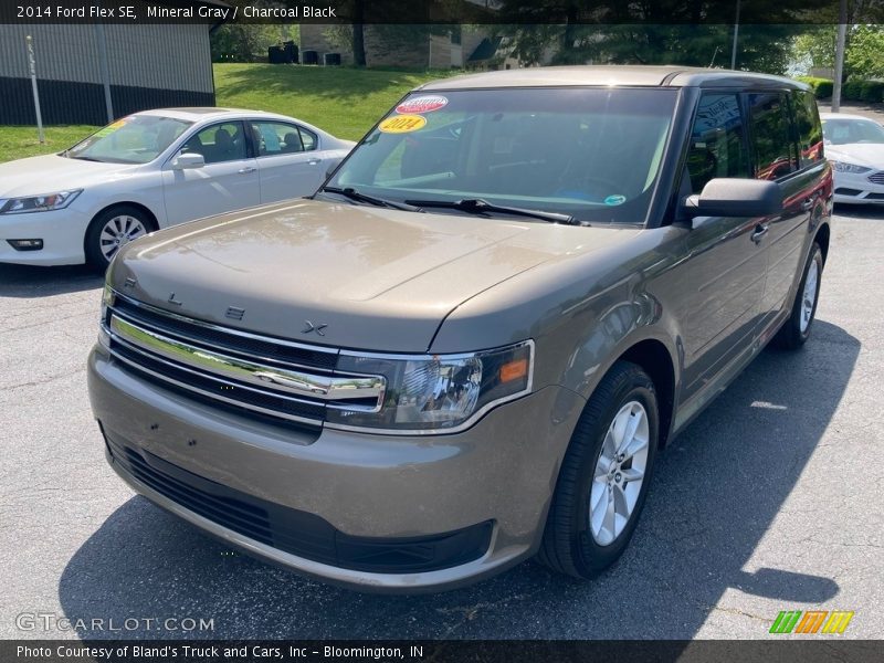 Mineral Gray / Charcoal Black 2014 Ford Flex SE