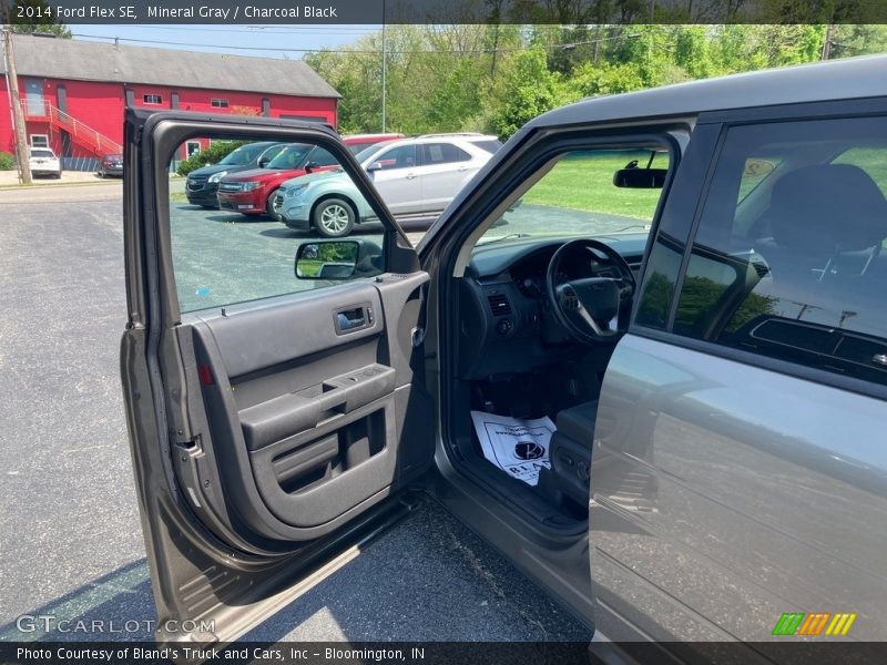 Mineral Gray / Charcoal Black 2014 Ford Flex SE