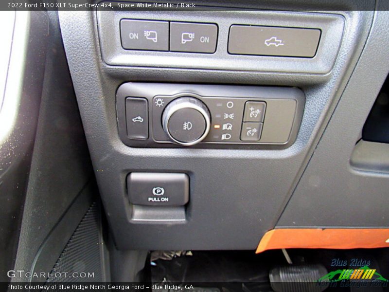 Space White Metallic / Black 2022 Ford F150 XLT SuperCrew 4x4