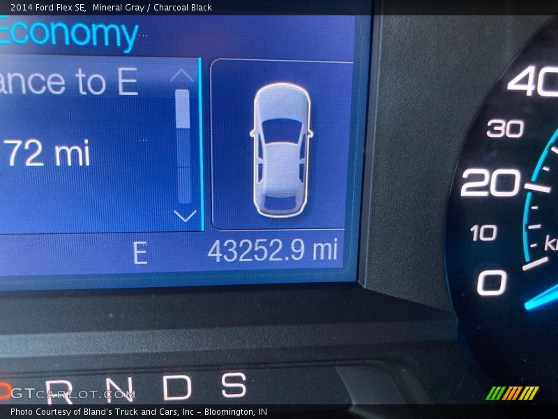 Mineral Gray / Charcoal Black 2014 Ford Flex SE