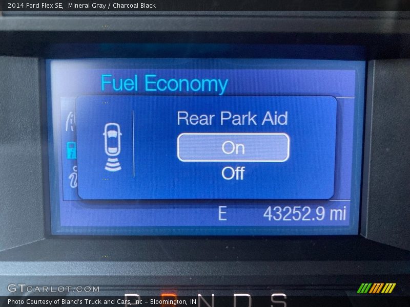 Mineral Gray / Charcoal Black 2014 Ford Flex SE