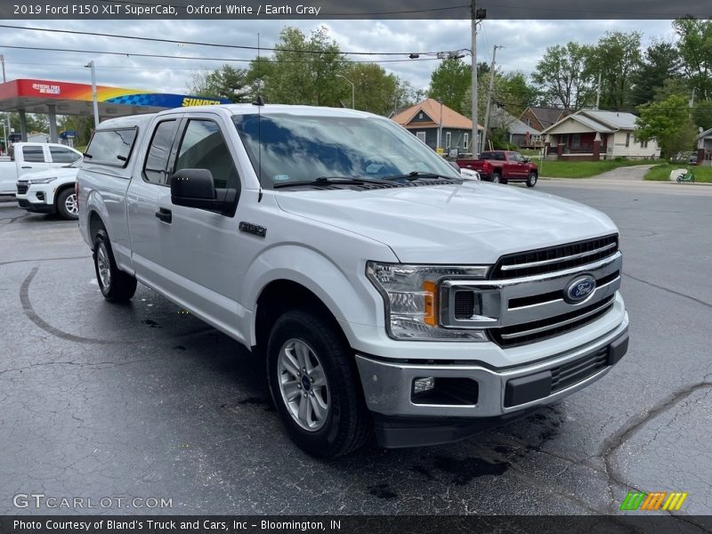 Oxford White / Earth Gray 2019 Ford F150 XLT SuperCab