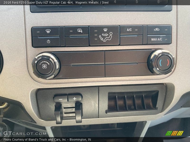 Controls of 2016 F250 Super Duty XLT Regular Cab 4x4