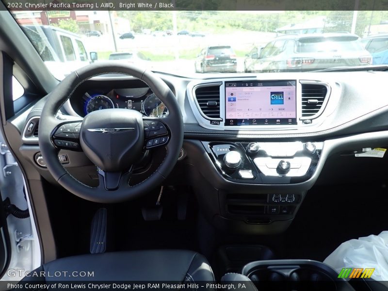 Bright White / Black 2022 Chrysler Pacifica Touring L AWD