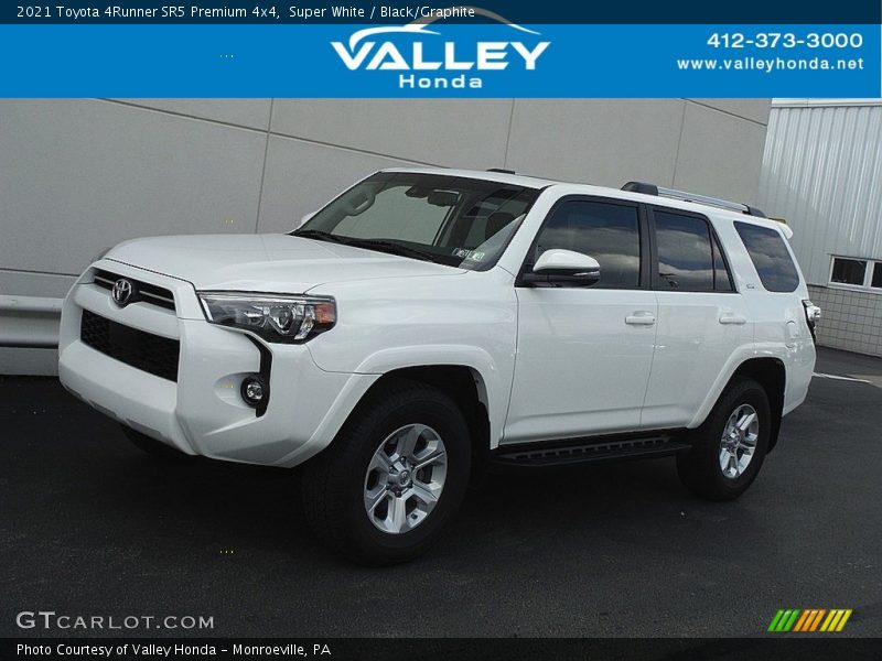 Super White / Black/Graphite 2021 Toyota 4Runner SR5 Premium 4x4