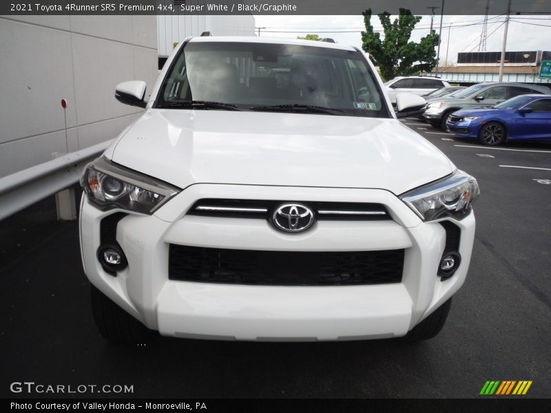 Super White / Black/Graphite 2021 Toyota 4Runner SR5 Premium 4x4