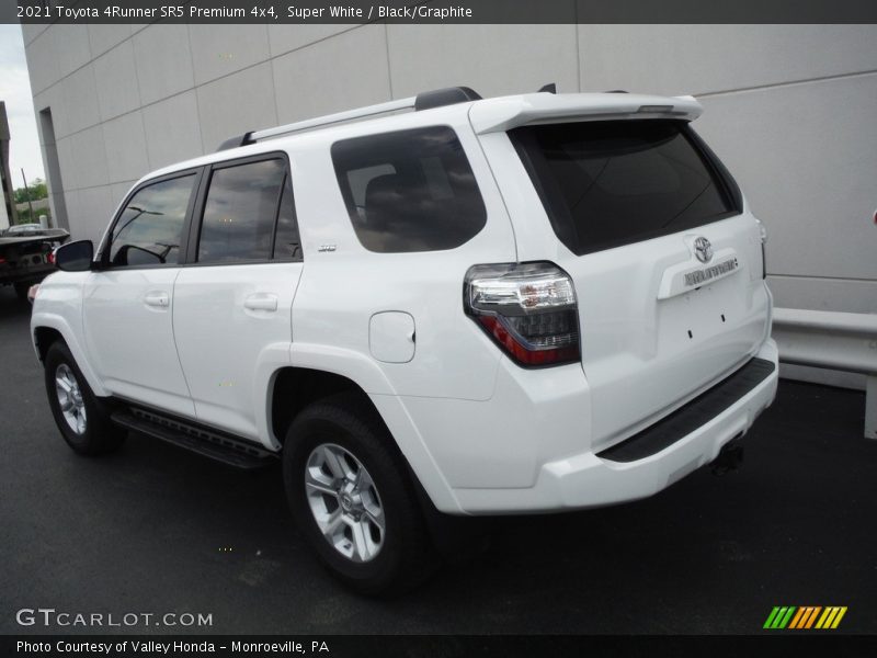 Super White / Black/Graphite 2021 Toyota 4Runner SR5 Premium 4x4