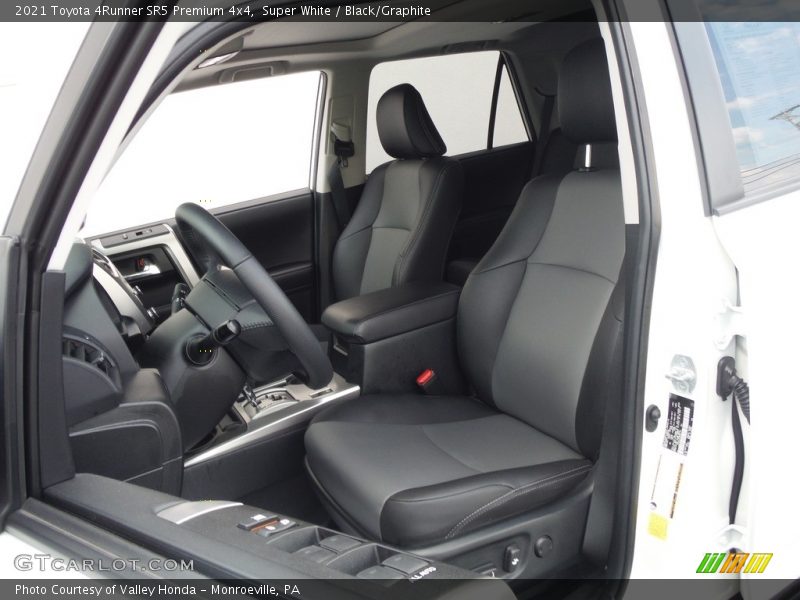 Super White / Black/Graphite 2021 Toyota 4Runner SR5 Premium 4x4