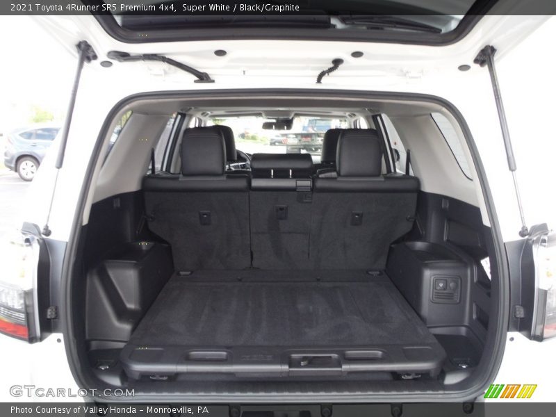 Super White / Black/Graphite 2021 Toyota 4Runner SR5 Premium 4x4