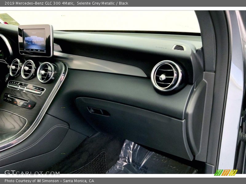 Selenite Grey Metallic / Black 2019 Mercedes-Benz GLC 300 4Matic