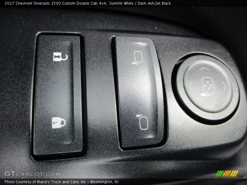 Summit White / Dark Ash/Jet Black 2017 Chevrolet Silverado 1500 Custom Double Cab 4x4